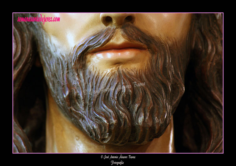 Detalle la boca y barba de Cristo Rey en la Triunfal Entrada en Jerusalén