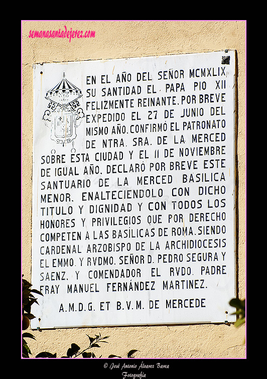 Placa conmemorativa de la elevación a Basílica Menor de la Basílica de Nuestra Señora de la Merced Coronada