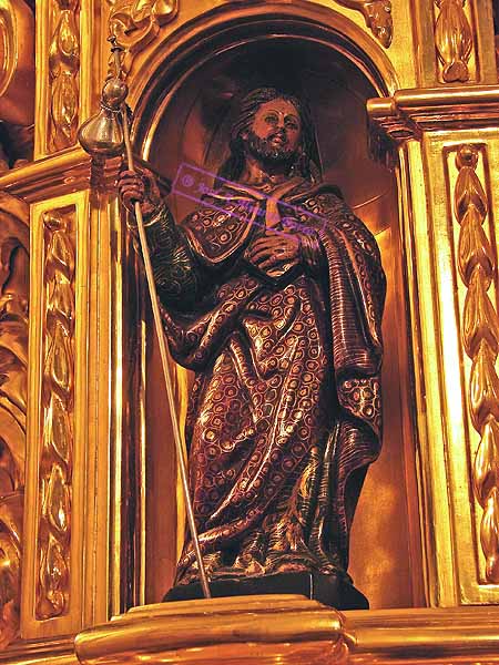 Capilla con la imagen de Santiago en la canastilla del Paso de Misterio del Santisimo Cristo de la Coronación de Espinas