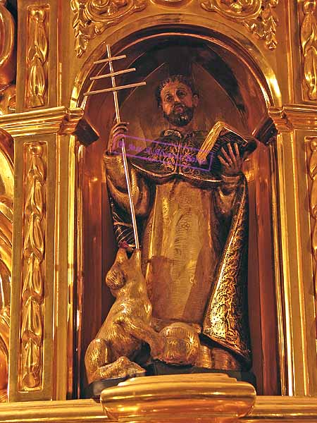 Capilla con la imagen de Santo Domingo de Guzman en la canastilla del Paso de Misterio del Santisimo Cristo de la Coronación de Espinas