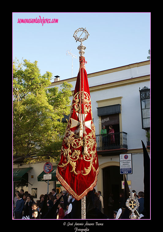 Banderín de San Juan Bautista de la Hermandad de la Coronación de Espinas