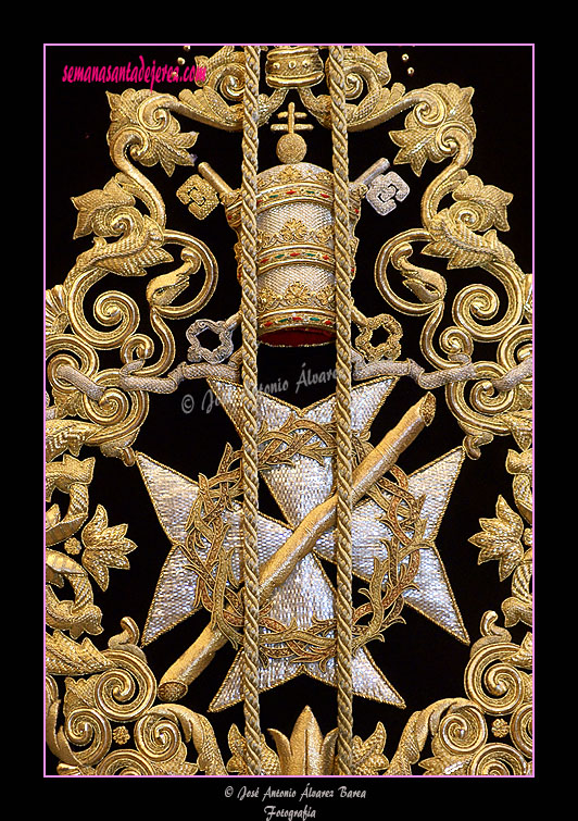 Escudo de la Hermandad de la Coronación de Espinas
