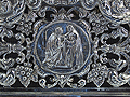 Detalle de los respiraderos del paso de palio de María Santísima de la Paz en su Mayor Aflicción