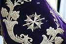 Detalle de los bordados del paño de bocina de la Hermandad de la Coronación de Espinas