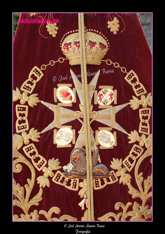Escudo del Estandarte de la Hermandad de la Sagrada Cena