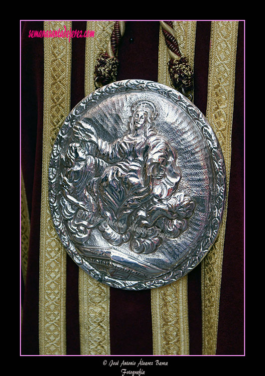 Medallón del Pertiguero del Cuerpo de Acólitos del Paso de Palio de la Hermandad de la Sagrada Cena