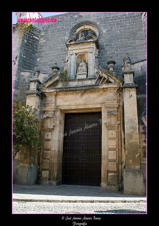 Puerta principal de la Iglesia Parroquial de San Marcos