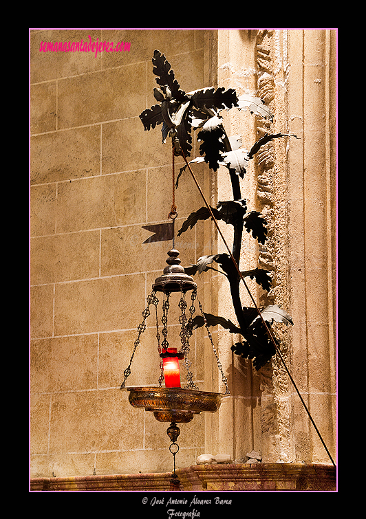 Lámpara de la capilla de Santa María de la Paz (Iglesia de San Marcos)