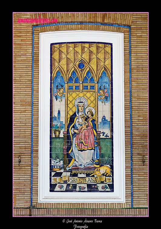 Azulejo de Santa Ana en el Altar Mayor de la Iglesia Parroquial de Santa Ana