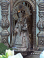 Imagen en el basamento de los candelabros de cola del Paso de Palio de María Santísima de la Candelaria