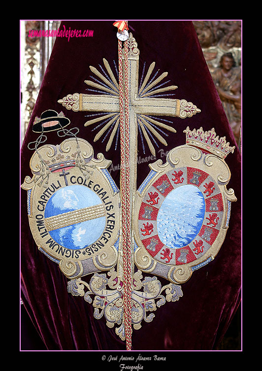 Escudo de la Hermandad del Cristo de la Viga