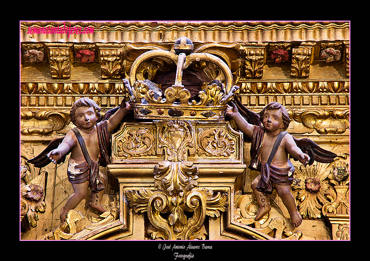 Detalle de corona (Retablo de la Inmaculada del Voto, hoy de San Juan Grande - Santa Iglesia Catedral)