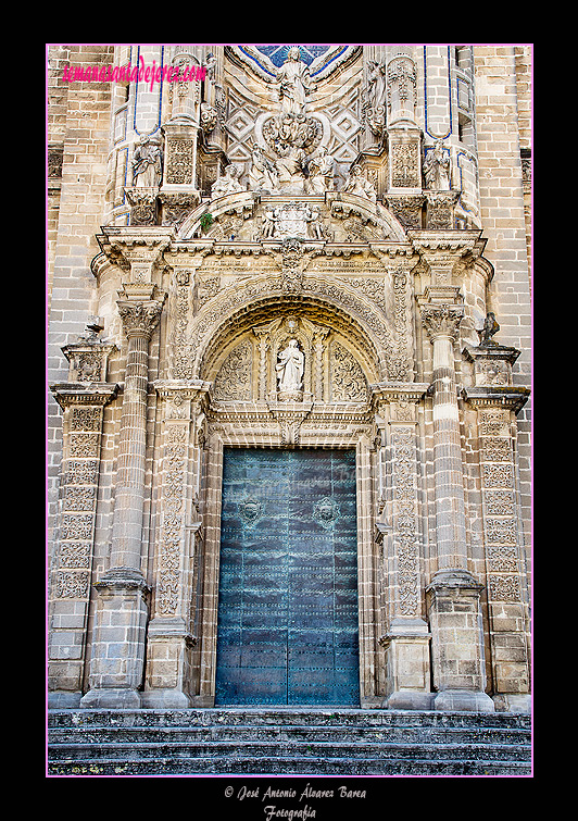 Portada principal de la Santa Iglesia Catedral