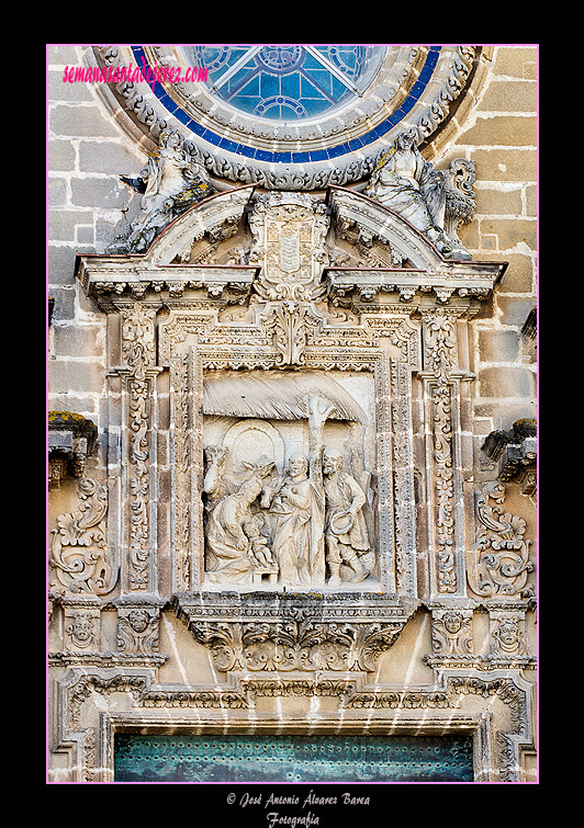 Altorrelieve de la Natividad (Puerta derecha de la fachada principal de la Santa Iglesia Catedral)
