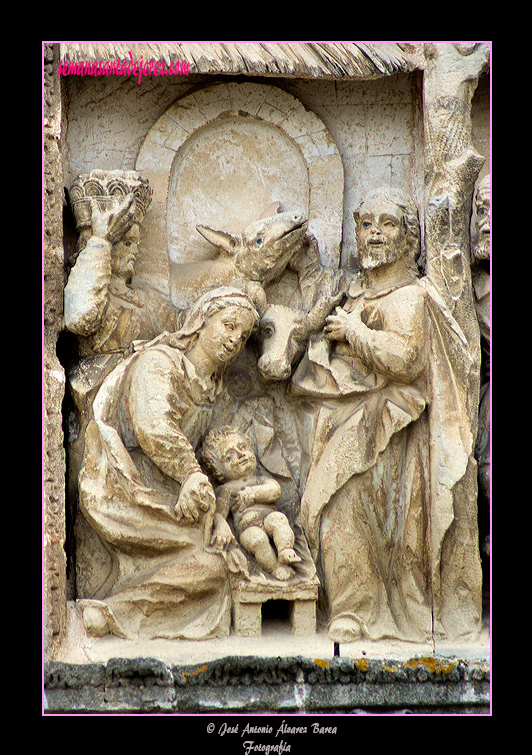 La Sagrada Familia en el altorrelieve de la Natividad (Puerta derecha de la fachada principal de la Santa Iglesia Catedral)