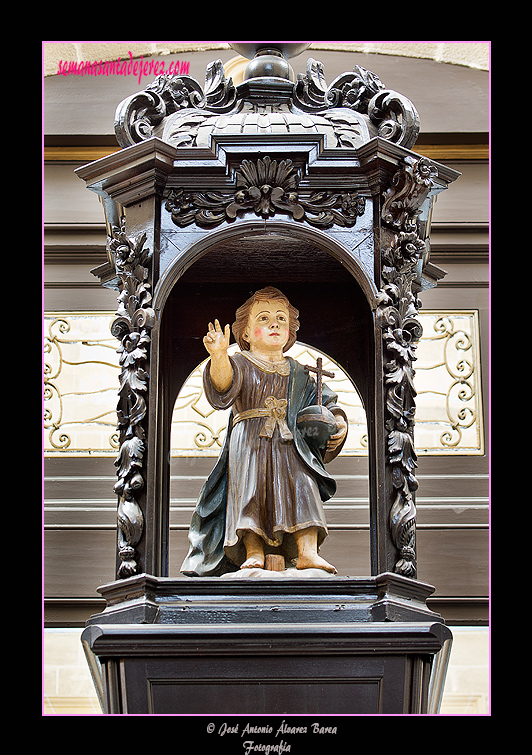 Niño Jesús en el remate del facistol - Obra de Jacome Vaccaro - Siglo XVIII (Antesacristía - Santa Iglesia Catedral)