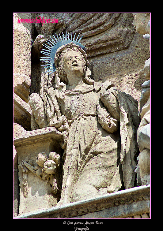 La Virgen María (Portada de la Encarnación de la Santa Iglesia Catedral)