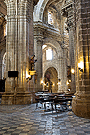 Vista de la nave central desde el tramo del Retablo de San Juan Nepomuceno (Santa Iglesia Catedral)