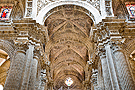 Bóvedas a los pies de la nave central (Santa Iglesia Catedral)