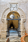 Entrada al Panteón (Capilla del Sagrario - Santa Iglesia Catedral)