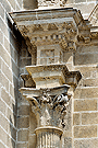 Columna de la portada de la Encarnación de la Santa Iglesia Catedral