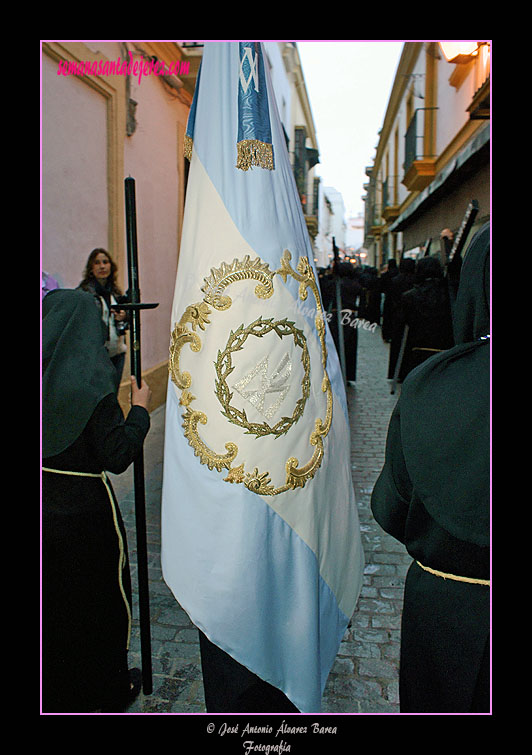 Bandera Concepcionista de la Hermandad de Nuestra Señora de Amor y Sacrificio