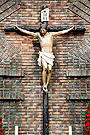 Crucificado que preside la nave de la Iglesia Parroquial de Madre de Dios
