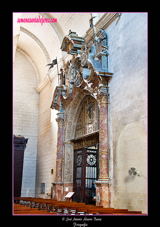 Portada de la Capilla de Nuestra Señora del Rosario de los Montañeses (Iglesia Conventual Dominica de Santo Domingo)