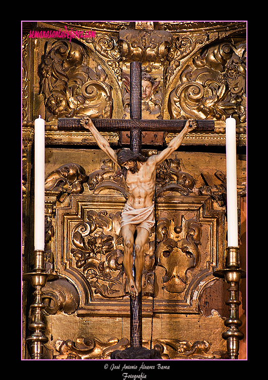 Crucificado en el manifestador (Retablo Mayor - Iglesia Conventual Dominica de Santo Domingo)