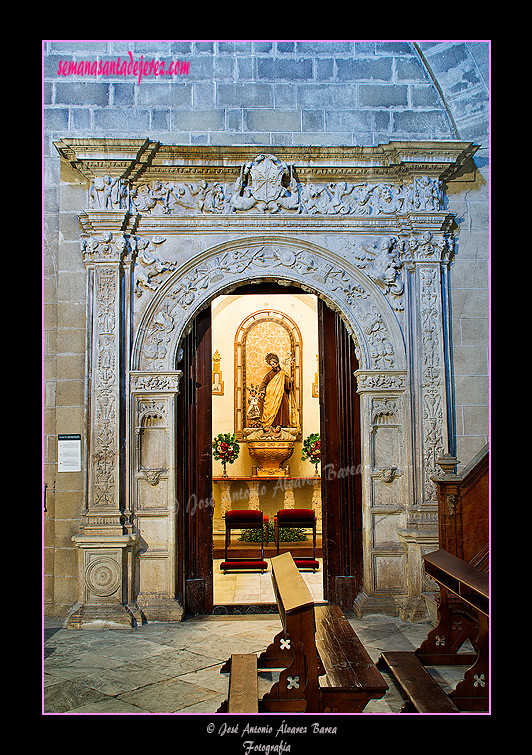Portada plateresca de la Capilla de Gracias (Iglesia Conventual Dominica de Santo Domingo)