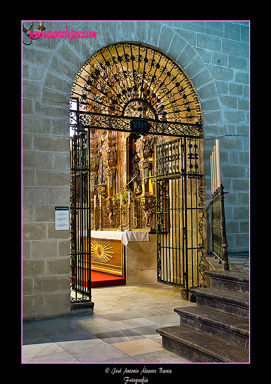Portada de la Capilla de Santo Domingo (Iglesia Conventual Dominica de Santo Domingo)