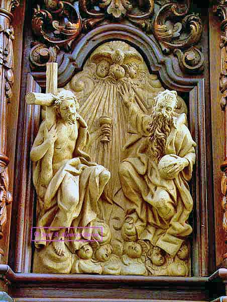 Cartela de la Santísima Trinidad del frontal del paso del Santísimo Cristo del Perdón
