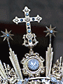 Detalle de la Cruz superior de la corona de María Santísima del Perpetuo Socorro