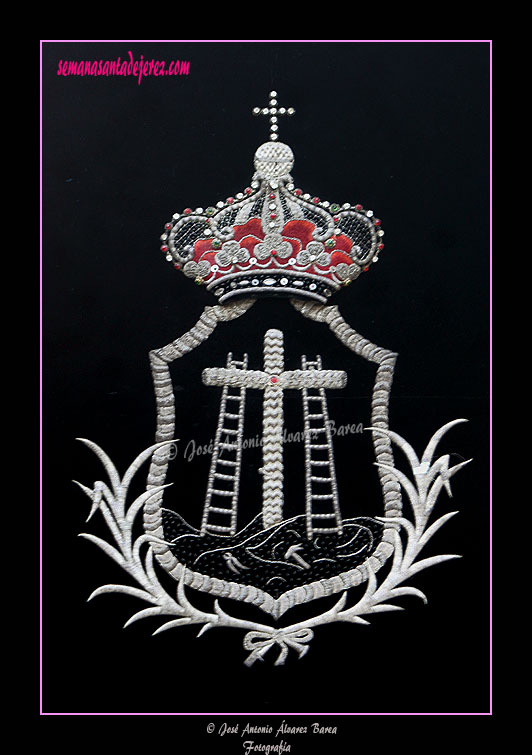 Escudo del Primer Estandarte de la Hermandad del Santo Entierro