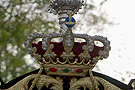 Corona real en el Simpecado de la Hermandad del Santo Entierro