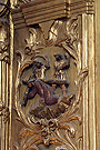 Medallón representado una Estación del Via-Crucis (Retablo Mayor de la Real Capilla del Calvario)