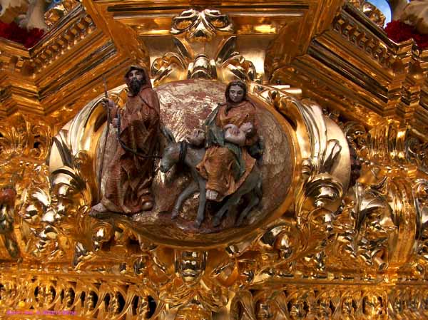 Cartela de la Huida a Egipto en  la canastilla del Paso del Santisimo Cristo de la Clemencia en la Traición de Judas 