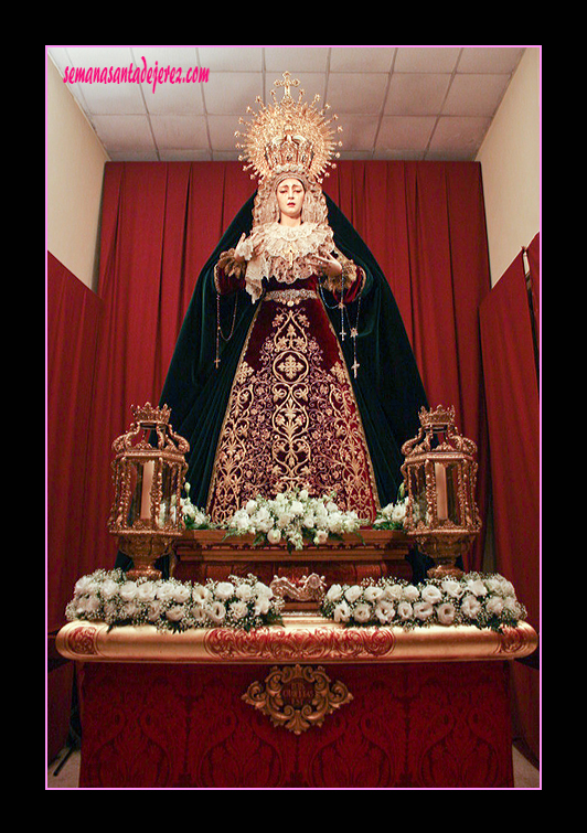 María Santísima de Salud y Esperanza preparada en su parihuela para el rosario vespertino (8 de diciembre de 2012) Fotografia cortesia de Joaquin Ortega Bazán.