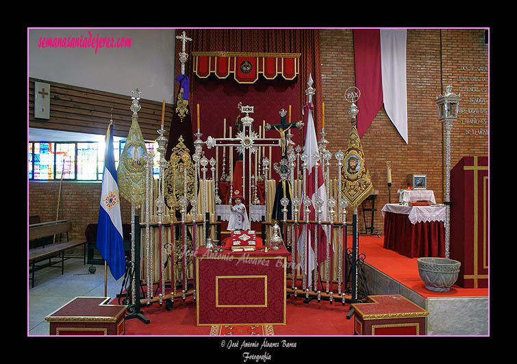 Altar de Insignias de la Hermandad de la Paz de Fátima