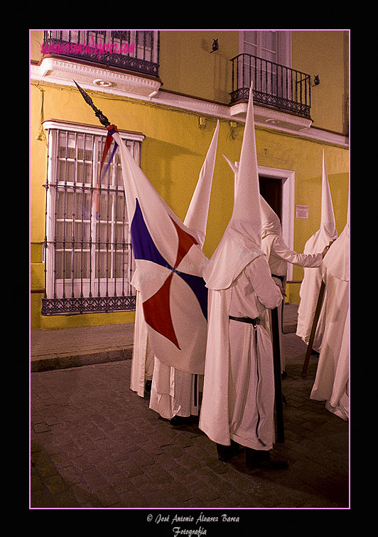 Bandera Trinitaria de la Hermandad de Humildad y Paciencia