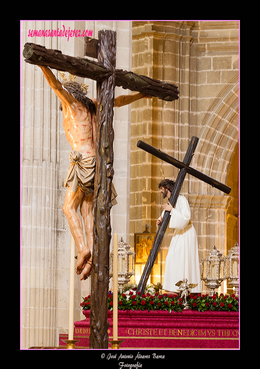 El Santísimo Cristo de la Sed y Nuestro Padre Jesús de la Salud en la Santa Iglesia Catedral con motivo de la erección canónica como Hermandad de Penitencia (12 de enero de 2013)