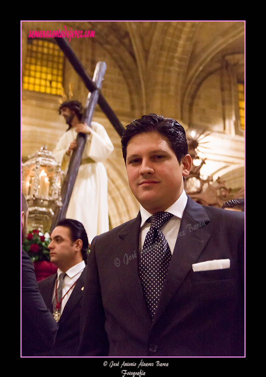 Fernando Aguado, autor de Nuestro Padre Jesús de la Salud en la Santa Iglesia Catedral con motivo de la erección canónica como Hermandad de Penitencia (12 de enero de 2013)