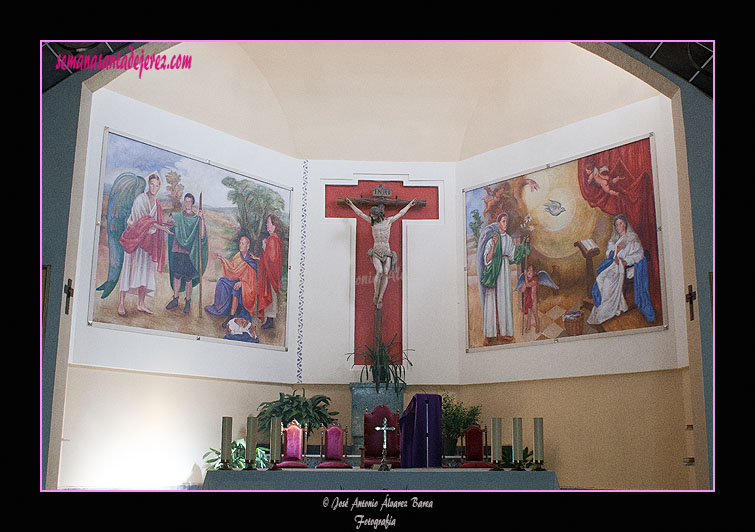 Altar principal de la Iglesia Parroquial de San Rafael y San Gabriel