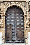 Besapiés del Santísimo Cristo Yacente (Iglesia Mayor Prioral) (El Puerto de Santa María (Cádiz). 2 de noviembre de 2013