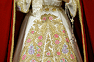 Detalle de los bordados de la saya de Nuestra Señora de la Estrella