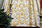 Detalle de los bordados de la saya de María Santísima del Desconsuelo