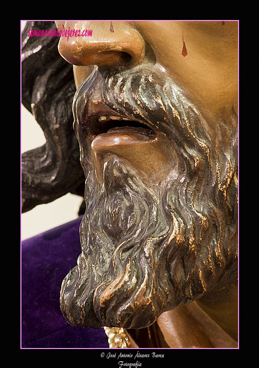 Detalle de la boca y barba de Nuestro Padre Jesús de la Salud en sus 3 caídas