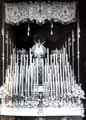 Primitivo paso de Mar&iacute;a Sant&iacute;sima de la Amargura en el interior de la Colegial. Lo &uacute;nico que se conserva es la corona, en la casa de la hermandad. La imagen venera, Nuestra Se&ntilde;ora del Pilar, procesion&oacute; algunos a&ntilde;os en el paso de Nuestra Se&ntilde;ora de las L&aacute;grimas