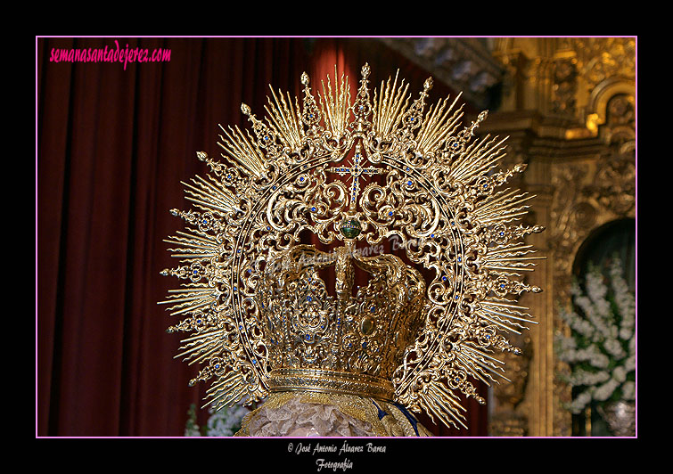 Corona de salida de María Santísima de la Amargura