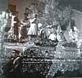 El anterior paso del Prendimiento en una imagen captada a finales de los años 40. Obsérvese que entre las seis figuras se incluyen las de Santiago y San Juan (Foto: Manuel Pereiras)